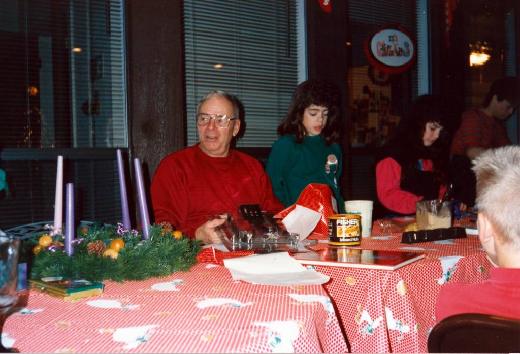 Gramphi Remembered/1024x768_1987-12-24-Christmas-Austin-2.jpg